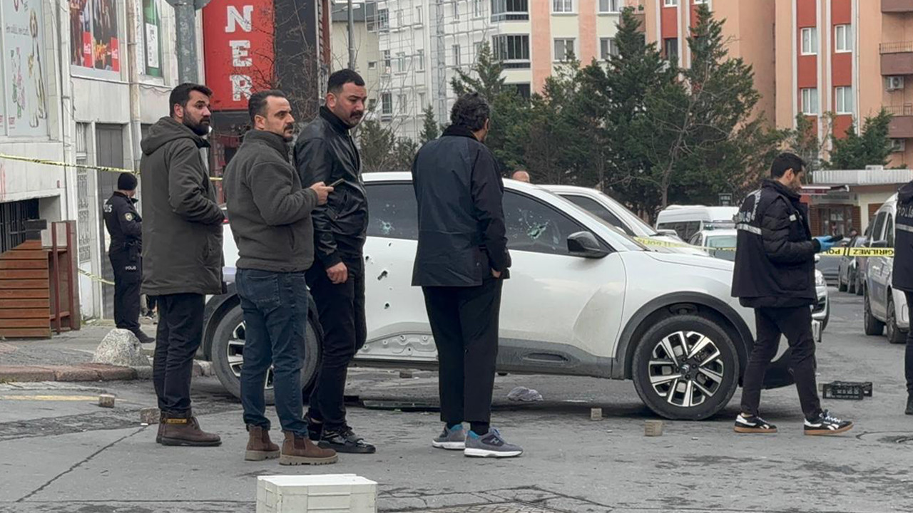 İstanbul’da aracını park ederken silahlı saldırıya uğradı